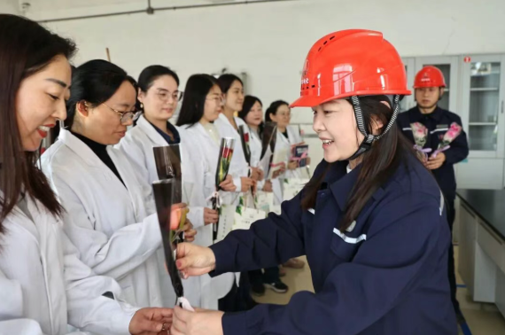 091773018346117297.png ebb58a9a314ee8901222fd20ae0e30ba.png